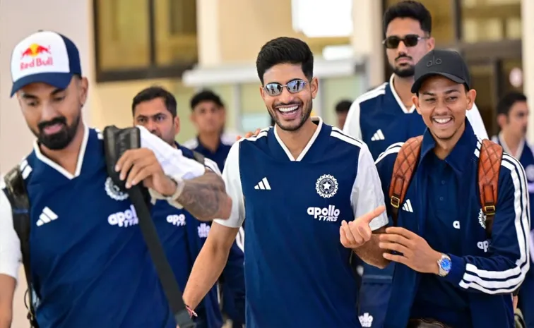 తొలి టెస్టుకు వర్షం ముప్పు.. గాలే చేరుకున్న టీమిండియా