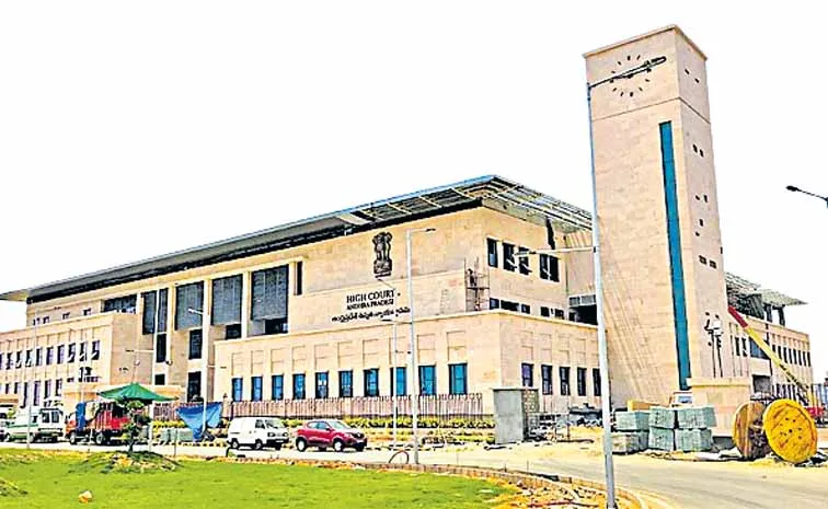 High Court bench reprimands police over traffic e challans case