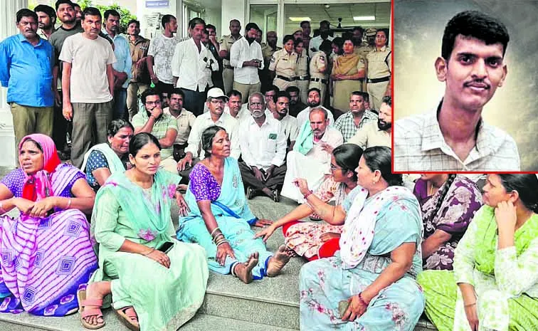 Constable commits suicide in ACP office