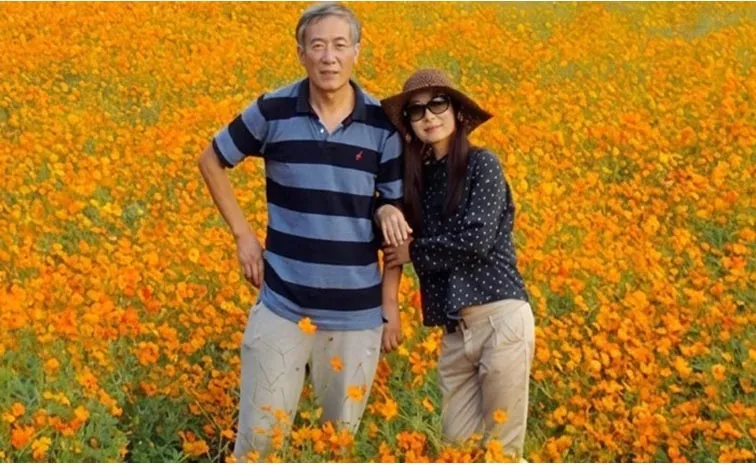China Man Builds Worlds Largest Hollyhock Garden To Honour Wife
