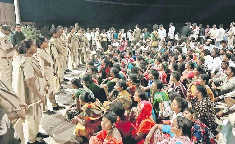 Tension in Markapuram as residents of Veligonda project protest