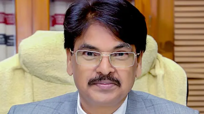 విద్యార్థులకు బార్‌ కౌన్సిల్‌ చీఫ్‌ క్షమాపణలు