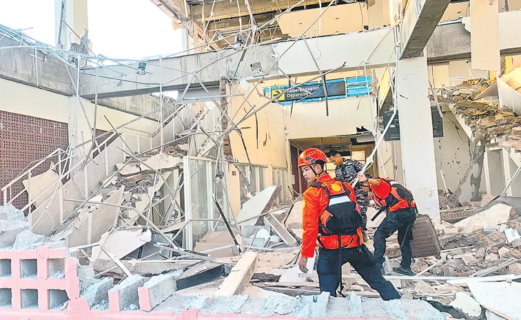 Powerful earthquake kills dozens in eastern Indonesia