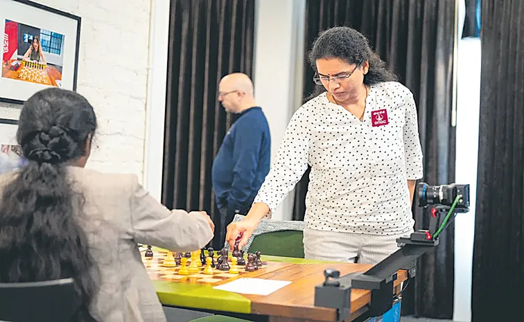 Koneru Humpy and Vaishali Rameshbabu also ended in a draw