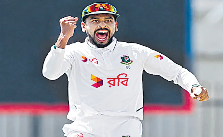 Australia trailed the visitors by 67 runs in their second innings