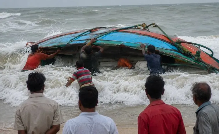  Fisherman Killed as Boat Capsizes