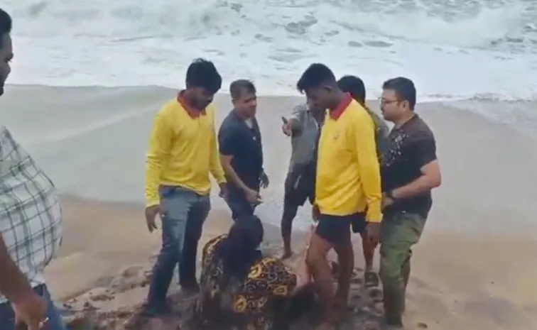 Life Guards Save Women At Visaka Yarada Beach