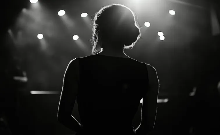 Bad times for film Actress Difficulties for the film and Losses in business