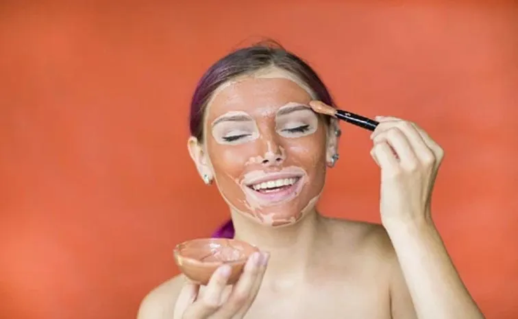 Beauty Tips: Moroccan Red Clay Brightening Face Mask 
