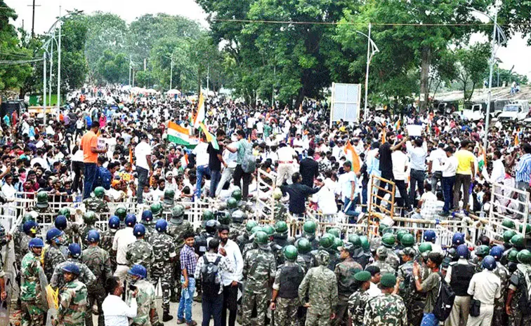 Jharkhand students demand CM Hemant Sorens resignation, intensify protest