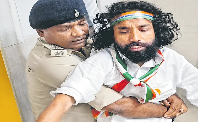 police used force to stop Devendra Nath Mahto from joining Tiranga Yatra