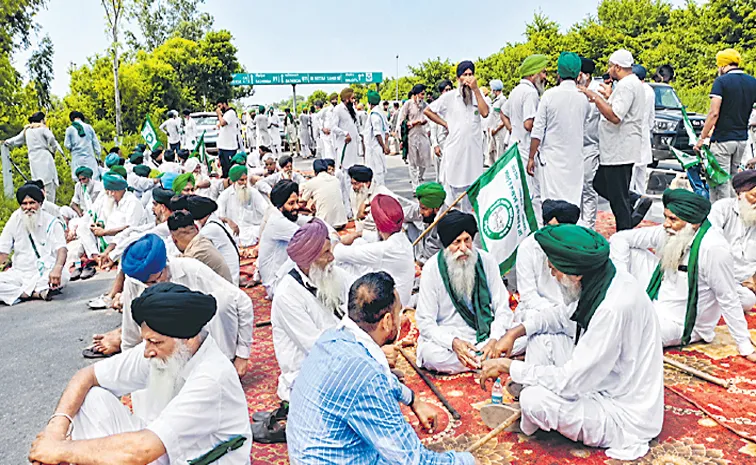 Khanauri Border Sealed as Farmers Begin 228-Km March Towards Delhi