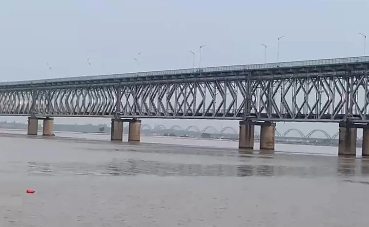 AE Nookaraju Family Suicide Attempt in Godavari