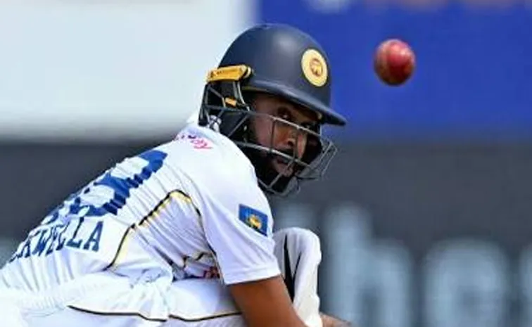 Niroshan Dickwella Continues as Active cricketer with most runs in test cricket without a century
