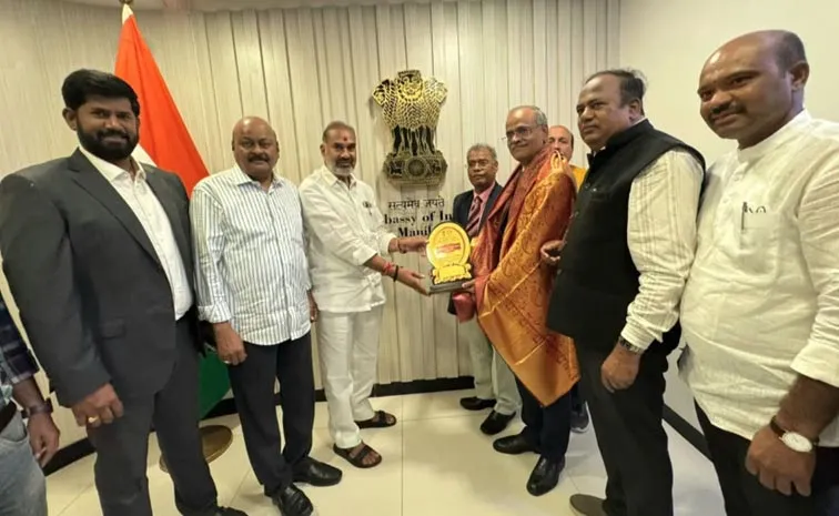 ఫిలిప్పీన్స్: ఇండియన్ ఎంబసీని సందర్శించిన ఎన్నారై అడ్వైజరీ కమిటీ  