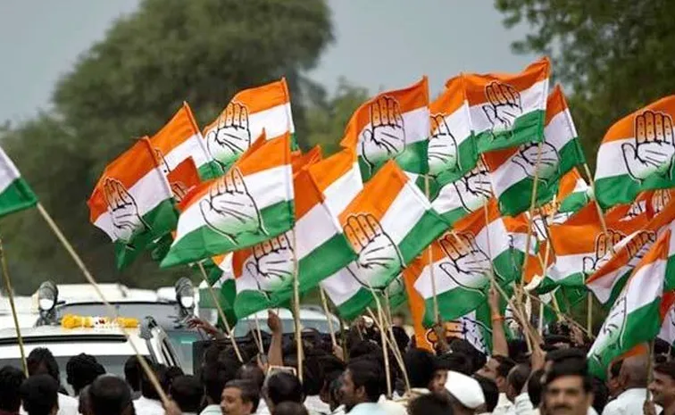 Congress High Command Serious Over Konda Sushmitas Comments