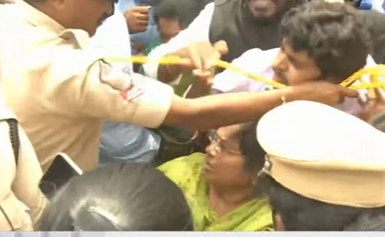సుగాలి పార్వతి అడ్డగింత.. కర్నూలులో ఉద్రిక్తత