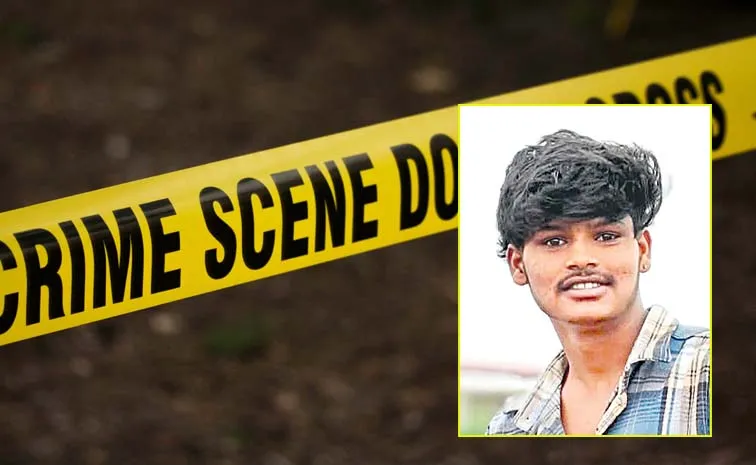 గేదె కొమ్ముకు వేలాడుతూ.. యువకుడి విషాదం!