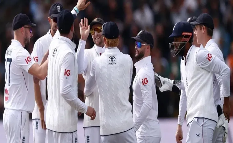 England beat Pakistan by an innings and 103 runs in 1st Test