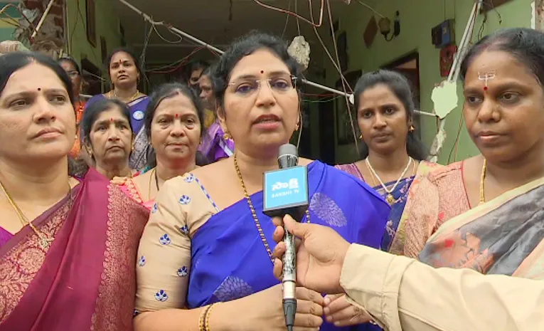 ‘మాజీ సర్పంచ్‌ను టార్గెట్‌ చేసి ఇంటిని కూల్చేస్తారా?’