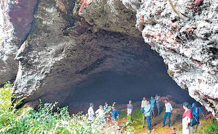 TDP leaders eye on Alluri caves for mining 