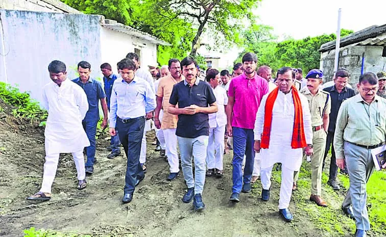 ‘ఇళ్లు’ పదేళ్లు కలగానే మిగిల్చారు