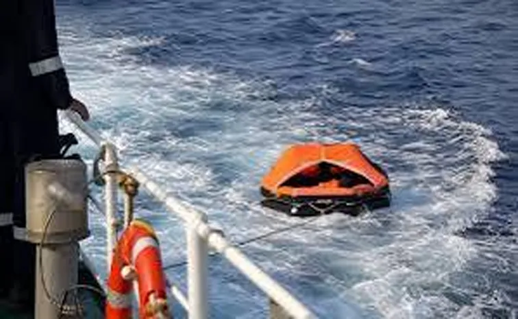Cargo vessel sinks off Indian coast