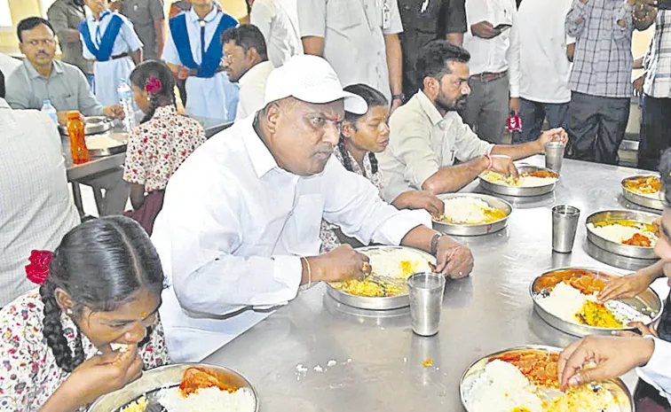 Minister Adluri Laxman Fires On Konda Surekha