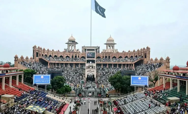 150 Pakistani Sindhi Brides Arrive in India for Weddings After Border Closure Delay