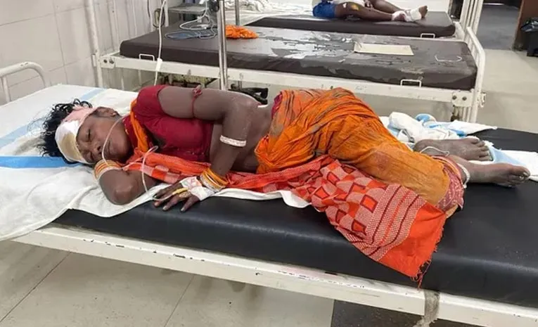 ఆలయంలో తొక్కిసలాట: ఐదుగురికి గాయాలు, ఒకరి పరిస్థితి విషమం!