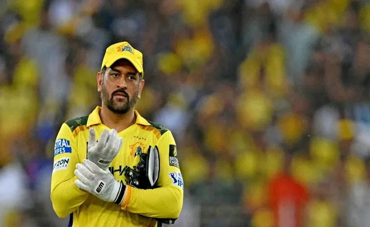 MS Dhoni Shockingly Given 3rd Spot In Best Wicketkeepers Of All Time