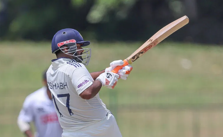 Badly bruised: Team India issues concerning update on Rishabh Pant
