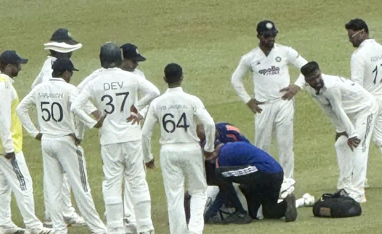 Injury scare for Siraj walks off the field on IND vs SL 2nd Test Day 4