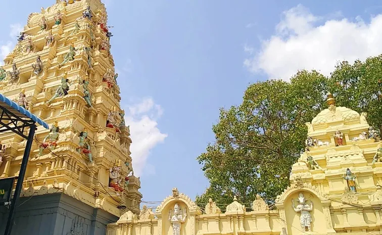 Five Priests Suspended Case Of Missing Jewelry At Pedakakani Temple