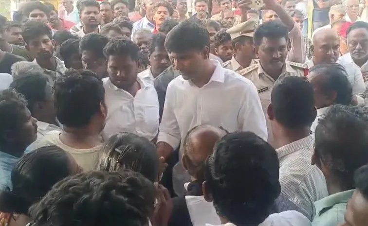 TDP MP Lavu Sri Krishna Devarayalu Faces Protests At Chilakaluripet