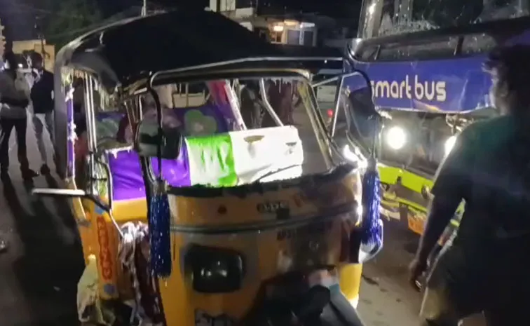 Travel Bus Rams Into Auto 8 Killed