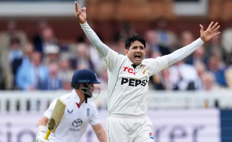 Bad light halts play as England fights to 248-9 against Pakistan at Lords