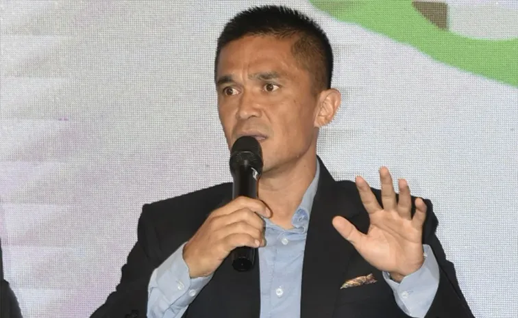 Sunil Chhetri: 'వాళ్ల‌ను చూస్తే అసూయ‌గా ఉంది'