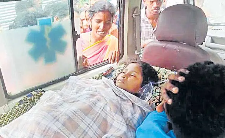 వైద్యం అందక గురుకుల విద్యార్థిని మృతి
