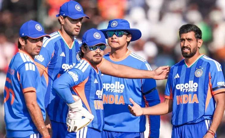 You told Vaibhav serve water He Should: Ex India star slams management