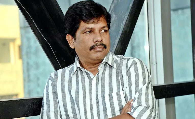 Mohammad Khadeer Babu Honoured with Book Brahma Sahitya Puraskaram