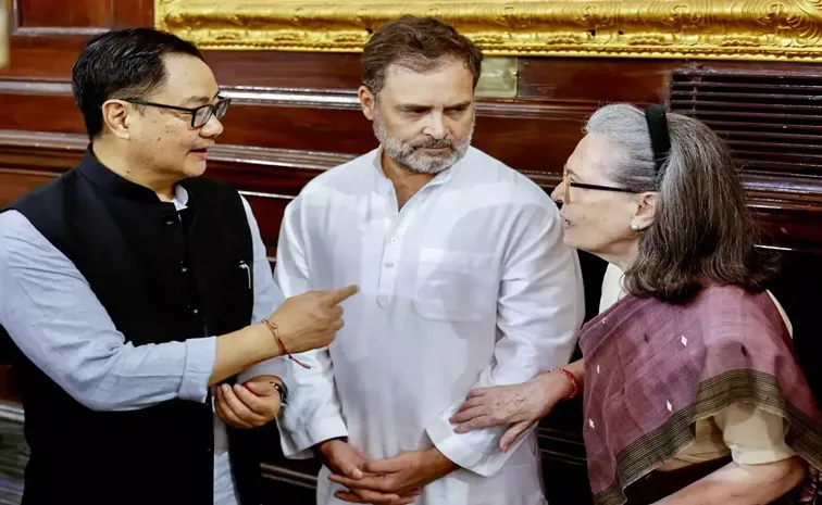 Kiren Rijiju and Rahul Gandhi meet to resolve Parliament sessions