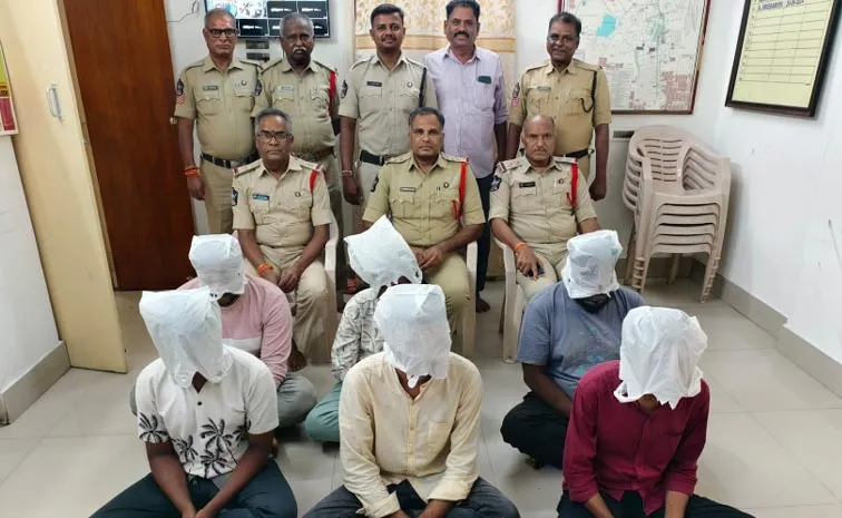 Six Arrested Rooms Fraud With Fake Aadhaar Cards In Tirumala