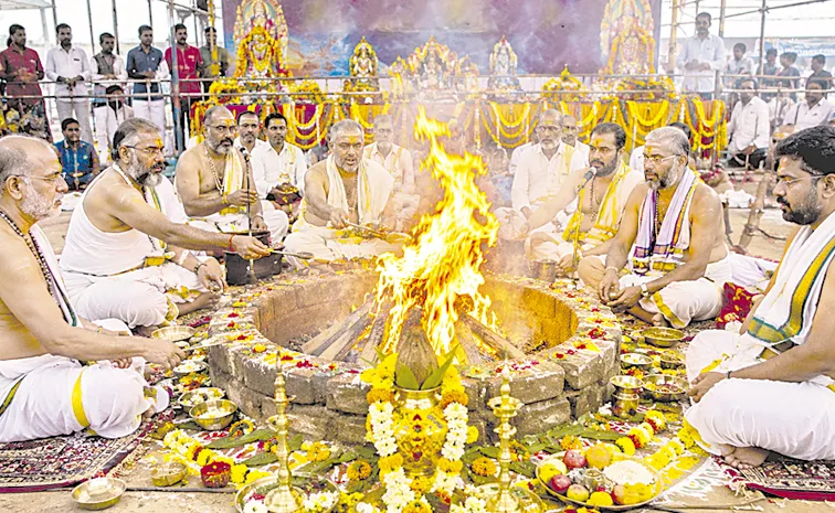 Telangana Government to Conduct Varuna Yagam: Nalgonda