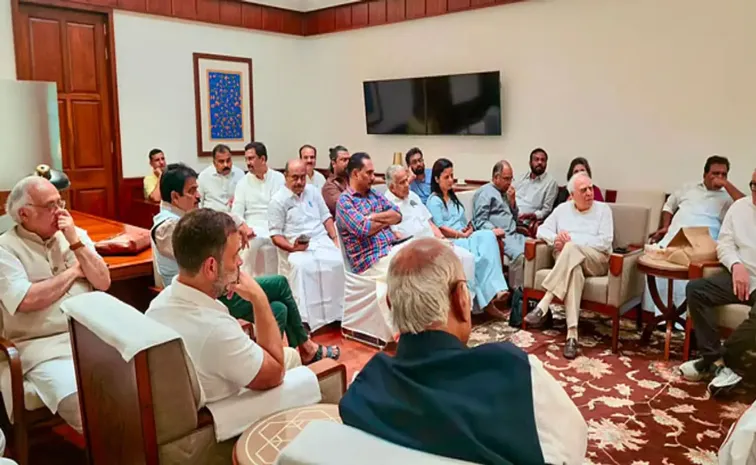 Congress issues whip to MPs to be present in Parliament on August 10 to 12