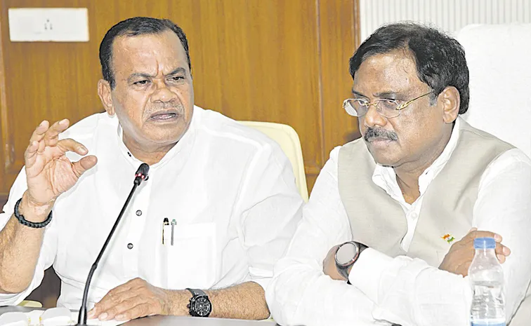Harassing Contractors with Hefty Mining Penalties Is Not Right: Komatireddy Venkat Reddy