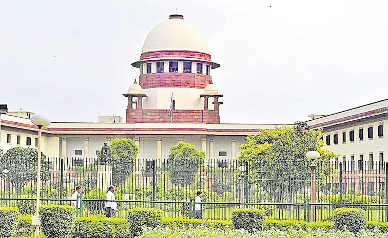 Supreme Court Issues Notices Over Biomedical Waste Fees