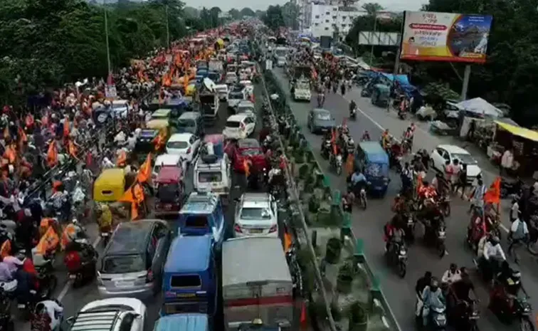 హరిద్వార్-ఢిల్లీ మార్గంలో కన్వర్ యాత్రికుల కోలాహలం!