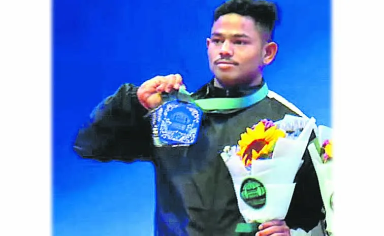 Guru Naidu wins silver medal at Asian Junior and Youth Weightlifting Championship