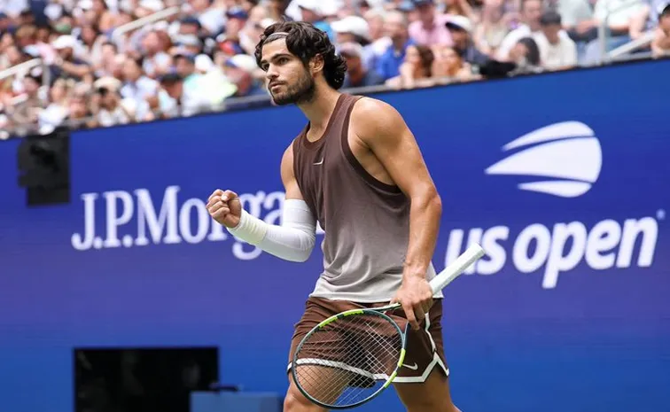 Carlos Alcaraz advances to the second round of the US Open